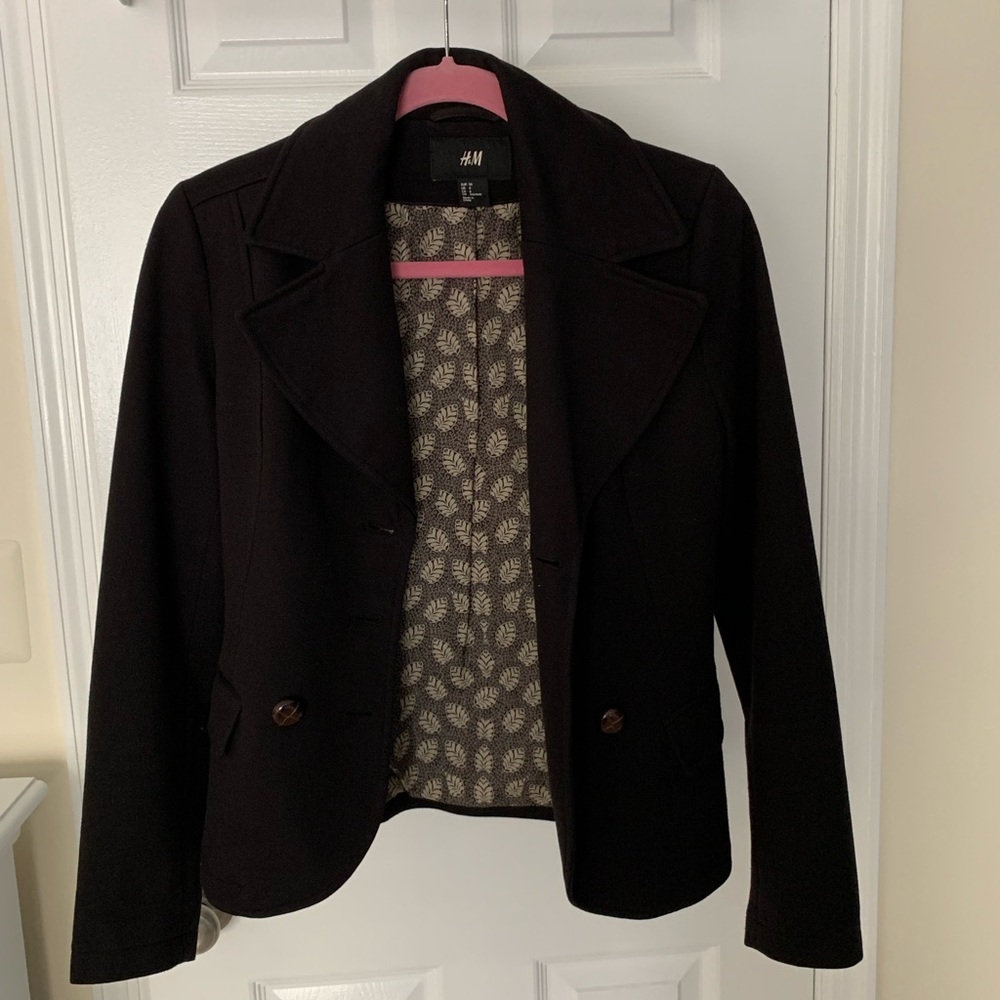 H&M black blazer jacket with brown buttons. Size 6.